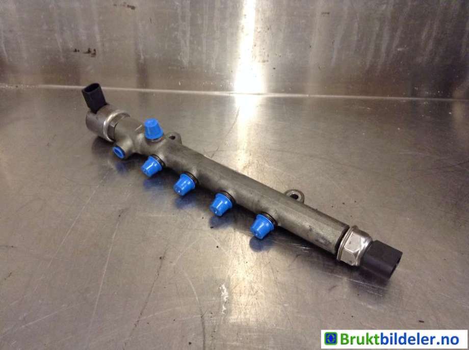 Dyseskinne (fuelrail) til Mercedes E-Klasse, 2009-2013 (Fase 1) (W212) (W212) (MERCEDES|A 651 080 04 95)