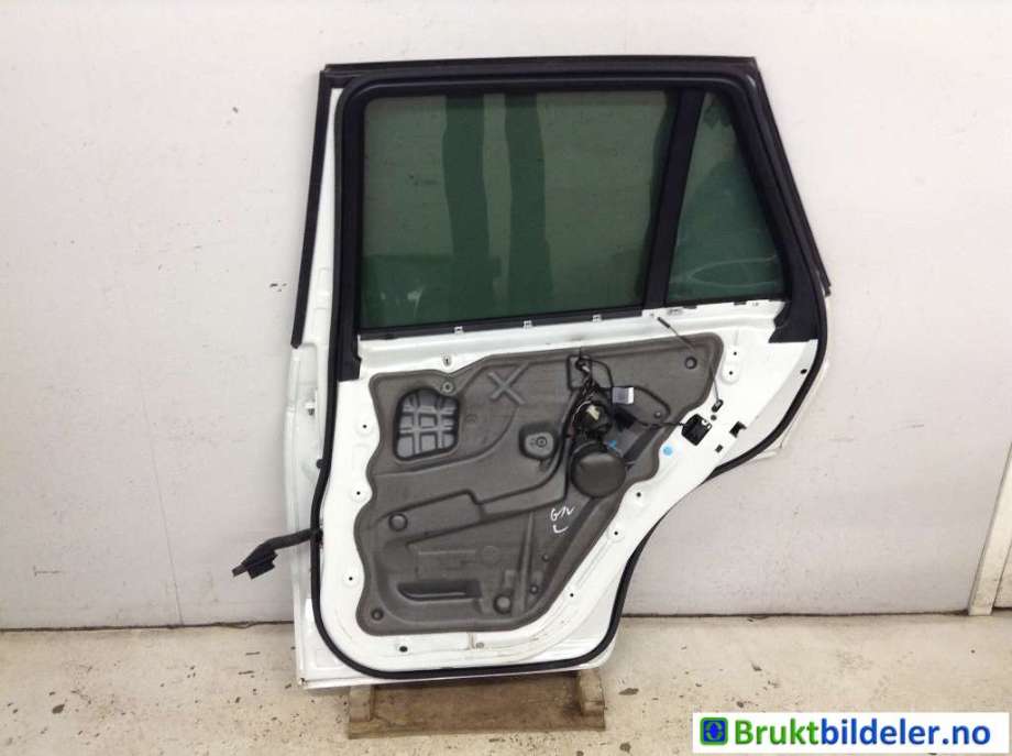 Dør høyre bak til BMW X5 2007-2013 (E70) (E70) (BMW|41 52 7 261 482|)