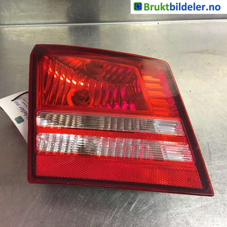 Baklykt venstre indre til Dodge Journey, 2008-2010  (DODGE|04806369 AD)