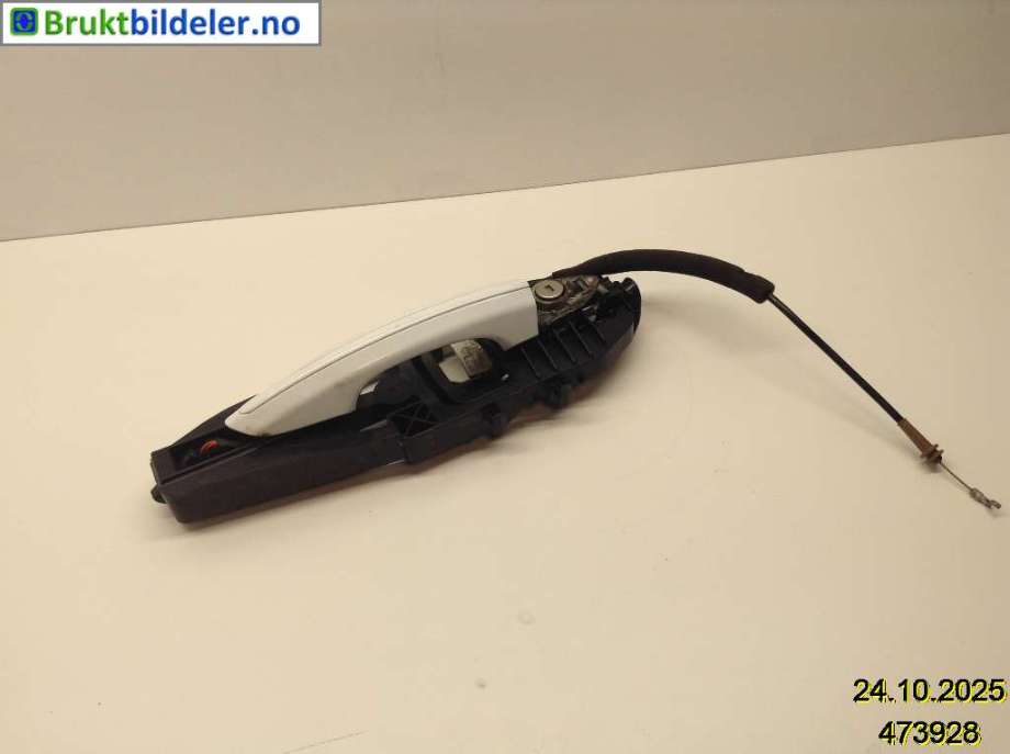 Dørhåndtak utv venstre foran til Ford Mondeo, 2014-2019 (Type V, Fase 1)  (FORD|DS73-F22465-HD)