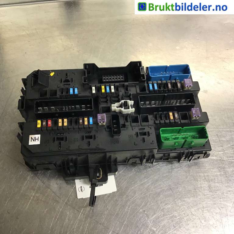 Sikringsboks til Opel Zafira B, 2005-2011  (OPEL|13220829)