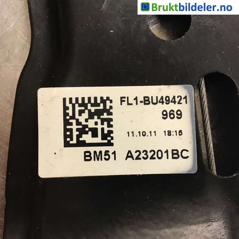 Ruteheis venstre foran til Ford Focus 2011-2014 (Type III, Fase 1) (FORD|BM51-A23201-BC|924755-105|)