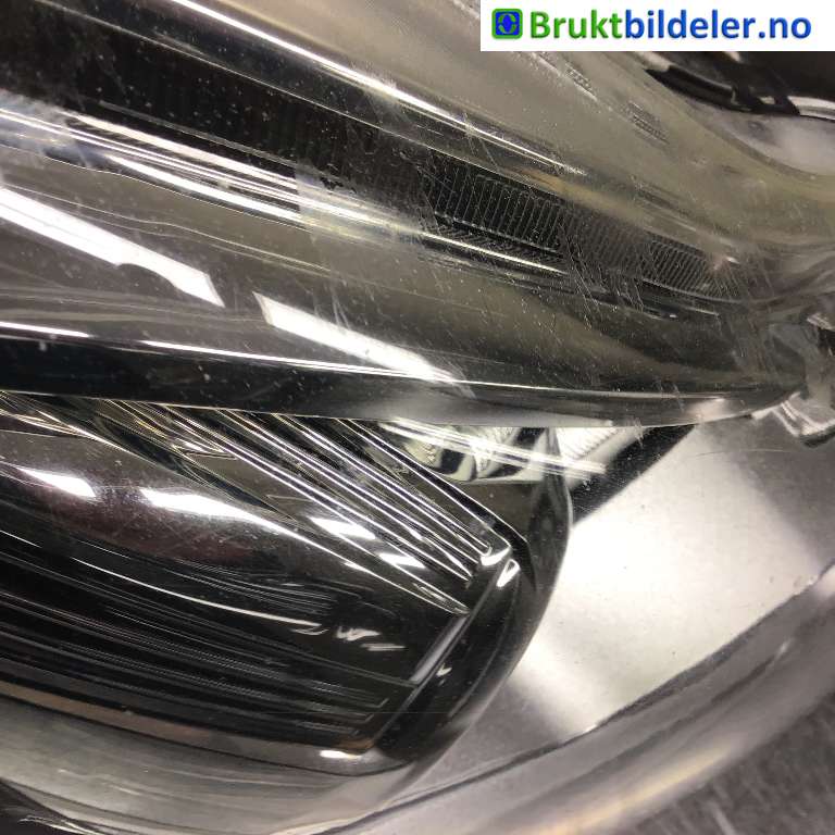 Frontlykt høyre xenon til Ford Focus 2011-2014 (Type III, Fase 1) (FORD|BM51-13D154-AG|)