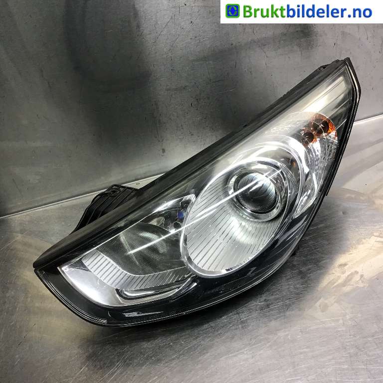 Frontlykt venstre halogen til Hyundai Ix35, 2010-2015  (HYUNDAI|921012Y000)