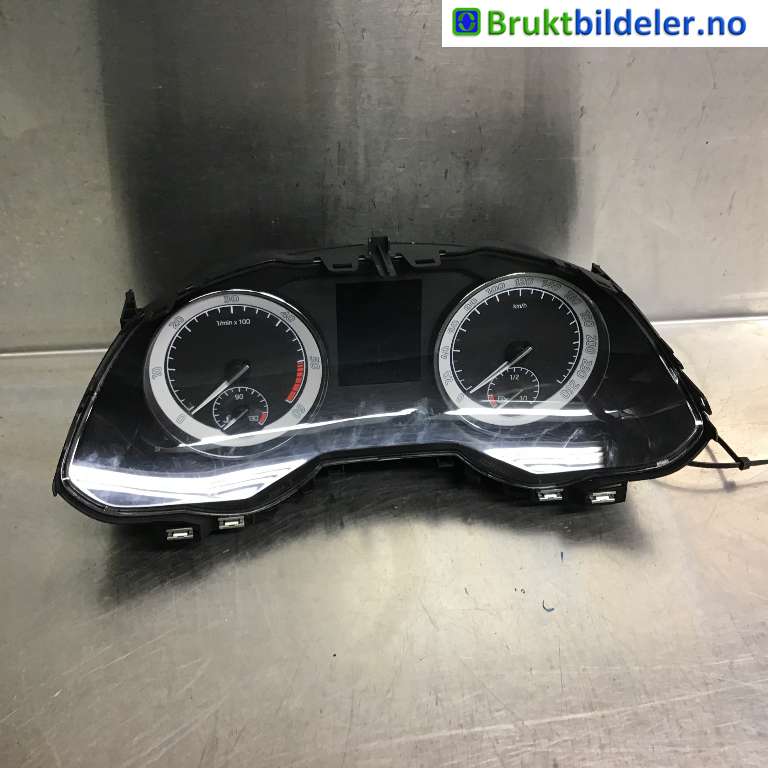 Instrumentpanel til Škoda Superb, 2015-->> (Type III)  (SKODA|3V0 920 711 A)