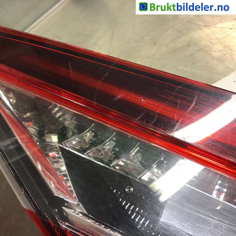 Baklykt høyre indre til Škoda Superb 2015-->> (Type III)  (SKODA|3V9 945 308 F|)