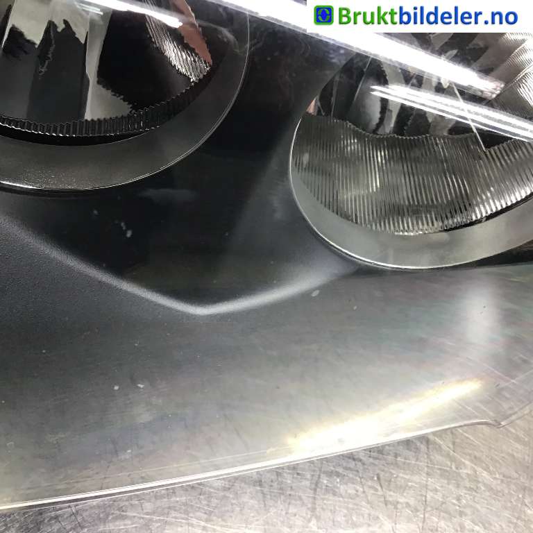 Frontlykt venstre halogen til BMW X3 2003-2006 (Fase 1) (E83) (E83) (BMW|63 12 3 418 411|0 301 210 203|)