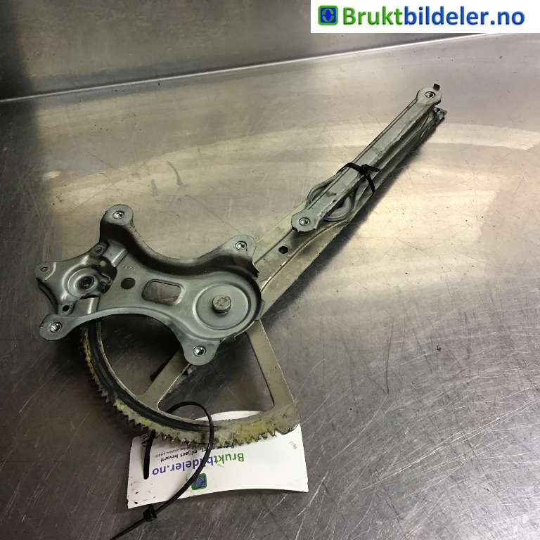 Ruteheis til Mitsubishi L200 2006-2015 (Type IV)  (MITSUBISHI|MN182366|)