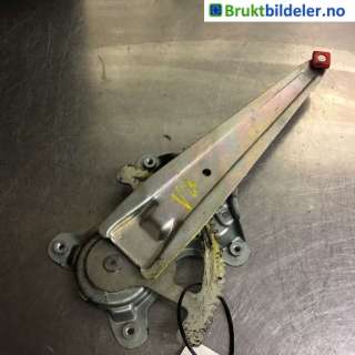 Ruteheis til Mitsubishi L200, 2006-2015 (Type IV)  (MITSUBISHI|MN182403)