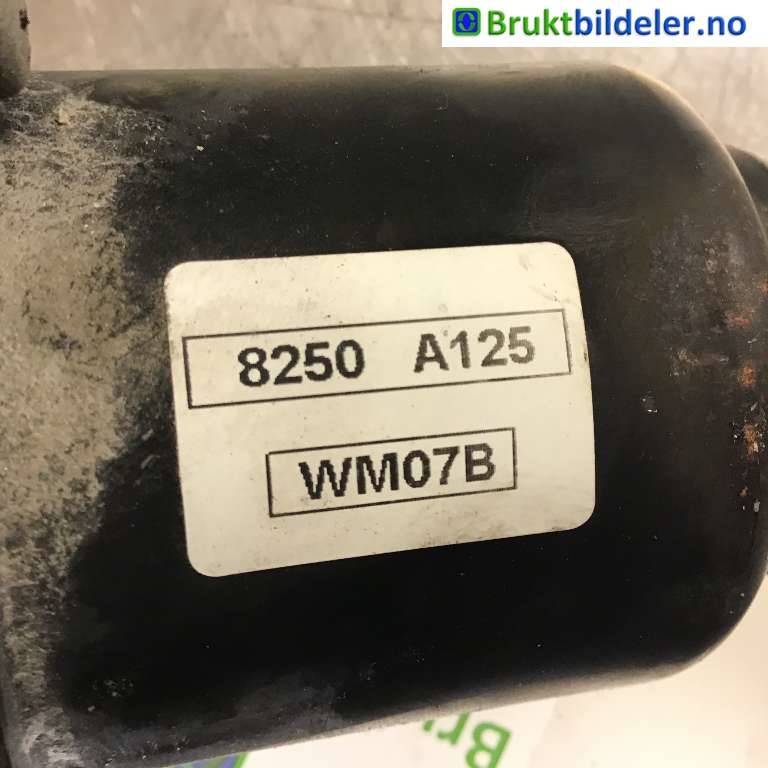 Viskermotor frontrute til Mitsubishi L200 2006-2015 (Type IV)  (MITSUBISHI|8250 A125|WM07B|)