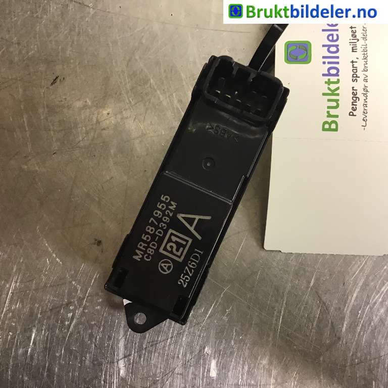 Bryter ruteheis til Mitsubishi L200 2006-2015 (Type IV)  (MITSUBISHI|MR587955|C8D-D392M|)