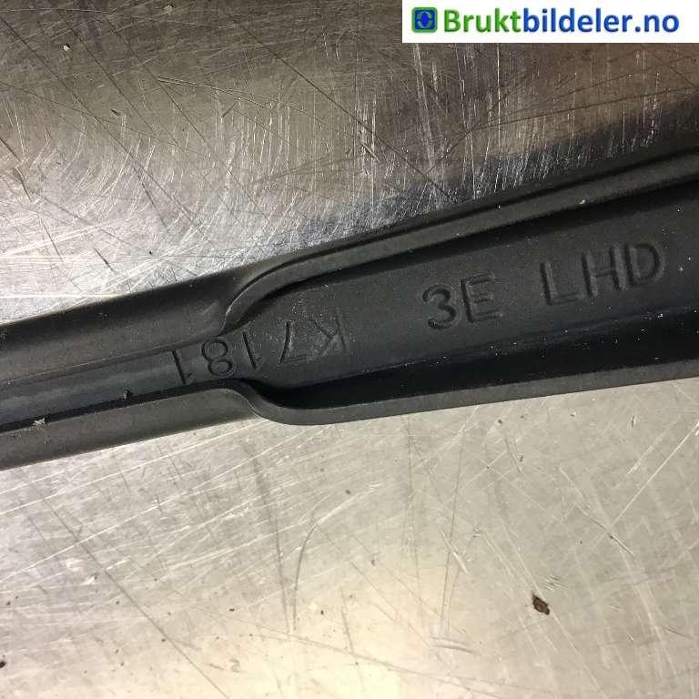 Viskerarmer frontrute til Mitsubishi L200 2006-2015 (Type IV)  (MITSUBISHI|8250A117|K7181|)