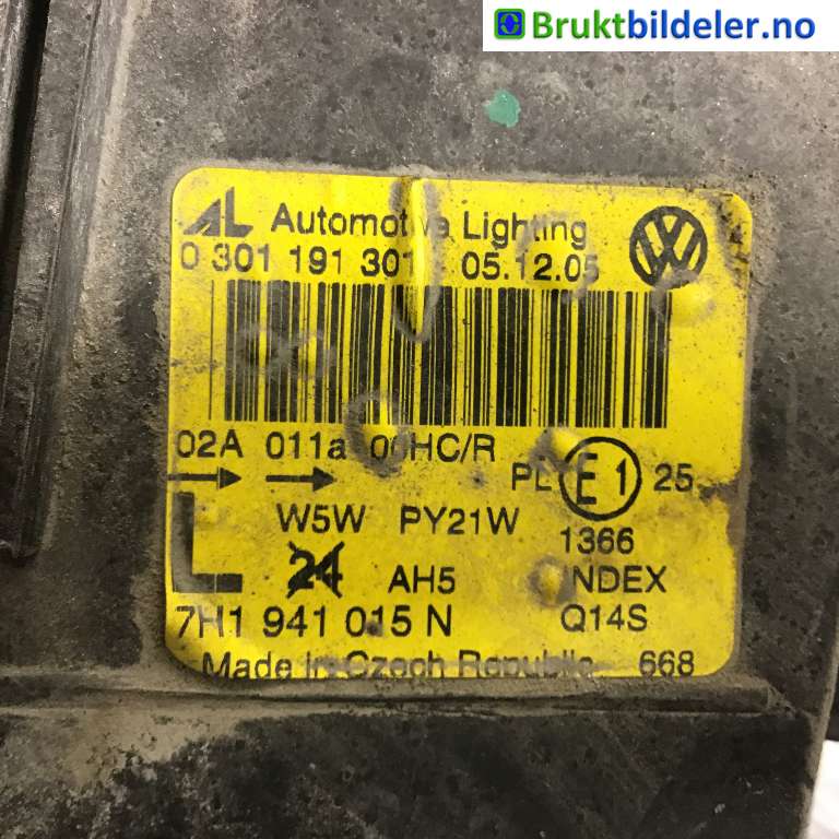 Frontlykt venstre halogen til VW Transporter / Caravelle 2003-2009 (Fase 1) (T5) (T5) (VOLKSWAGEN|7H1 941 015 N|0 301 191 301|)