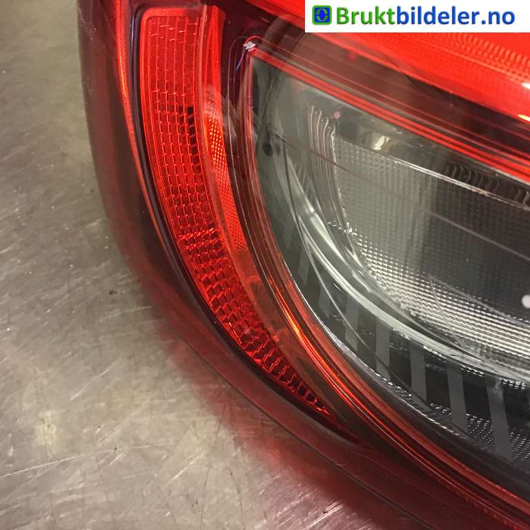 Baklykt venstre til Mazda CX-3 2015-2022  (MAZDA|DB2S-51-160F|)