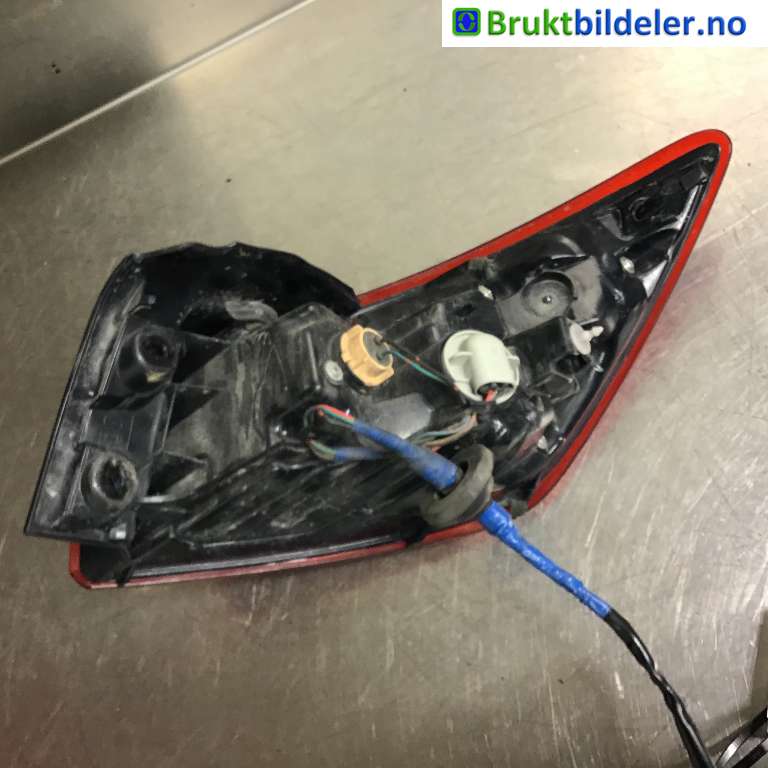 Baklykt venstre til Mazda CX-3 2015-2022  (MAZDA|DB2S-51-160F|)