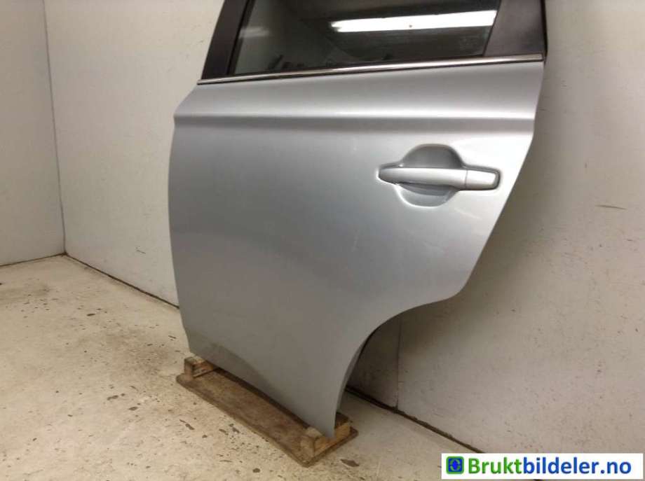 Dør venstre bak til Mitsubishi Outlander 2012-2015 (Type III, Fase 1)  (MITSUBISHI|5730B389|)