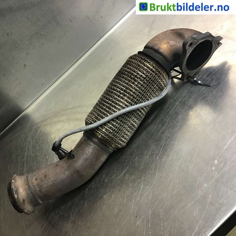 Eksosanlegg til Mercedes CLA 2013-2019 (C117) (C117) (MERCEDES|A 246 490 15 10|)