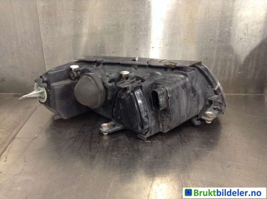 Frontlykt venstre halogen til VW Passat 2001-2005 (B5,3BG) (B5,3BG) 