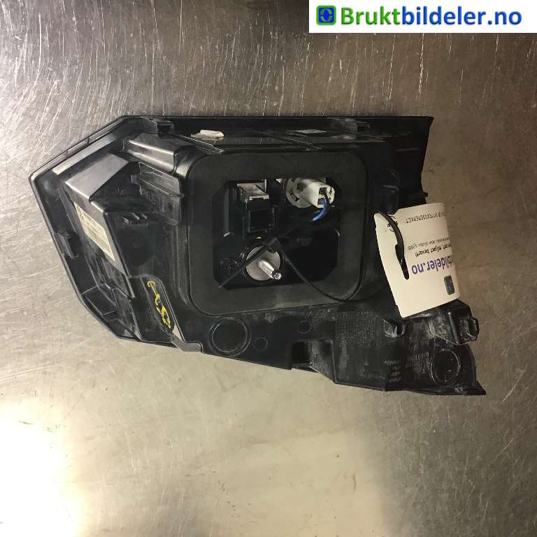 Baklykt høyre indre til Peugeot 5008 2017-->> (Type II)  (PEUGEOT|9811027780|81580201|)
