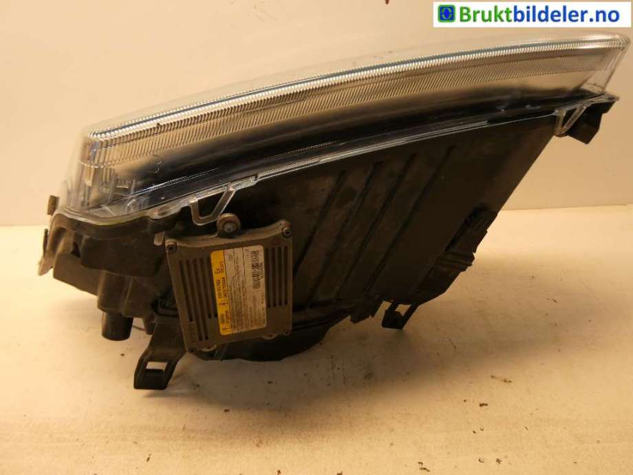 Headlight, Right, Xenon til Ford Focus 2004-2007 (Type II, Fase 1)  (8M51-13005-AD||4M51-13W029-EC)