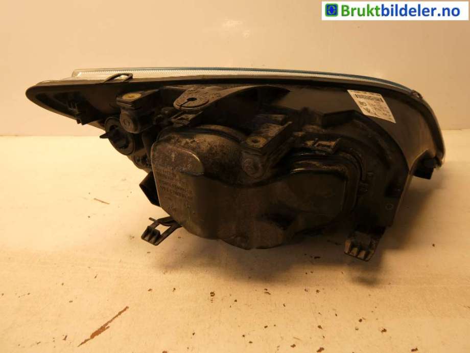 Frontlykt venstre xenon til Ford Focus 2004-2007 (Type II, Fase 1) (8M51-13006-AD||4M51-13W030-EC)