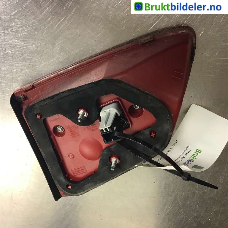 Baklykt venstre indre til VW Passat 2011-2015 (B7) (B7) (VOLKSWAGEN|3AF 945 307 C|2SB 010 747-01|)