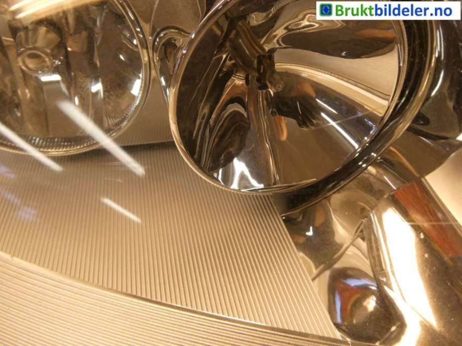 Frontlykt høyre halogen til VW Sharan 2000-2010 (Type I, Fase 2) (7M3 941 016 AH|0 301 182 202)