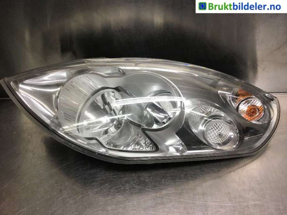 Frontlykt venstre halogen til Renault Master, 2010-2013 (Type III, Fase 1)  (RENAULT|260608210R)