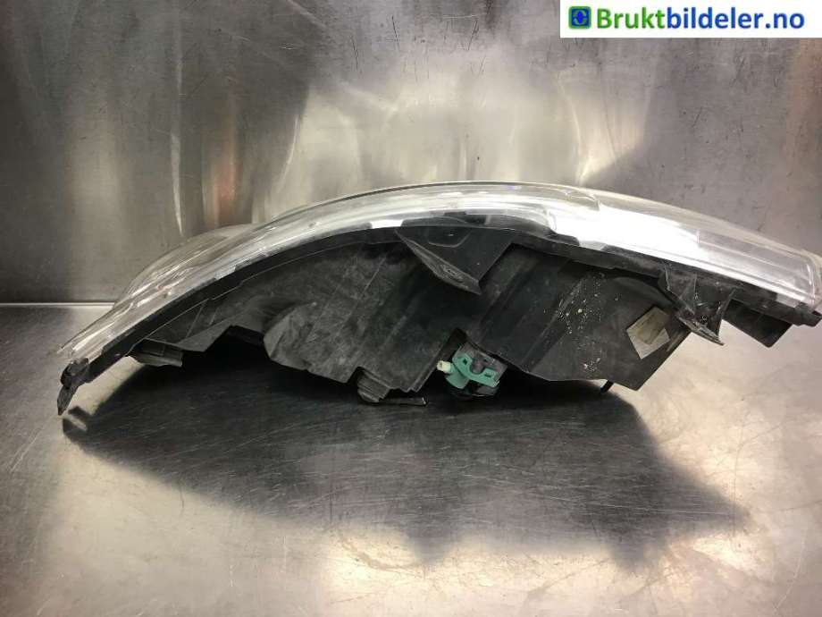 Frontlykt venstre halogen til Renault Master 2010-2013 (Type III, Fase 1)  (RENAULT|260608210R|)