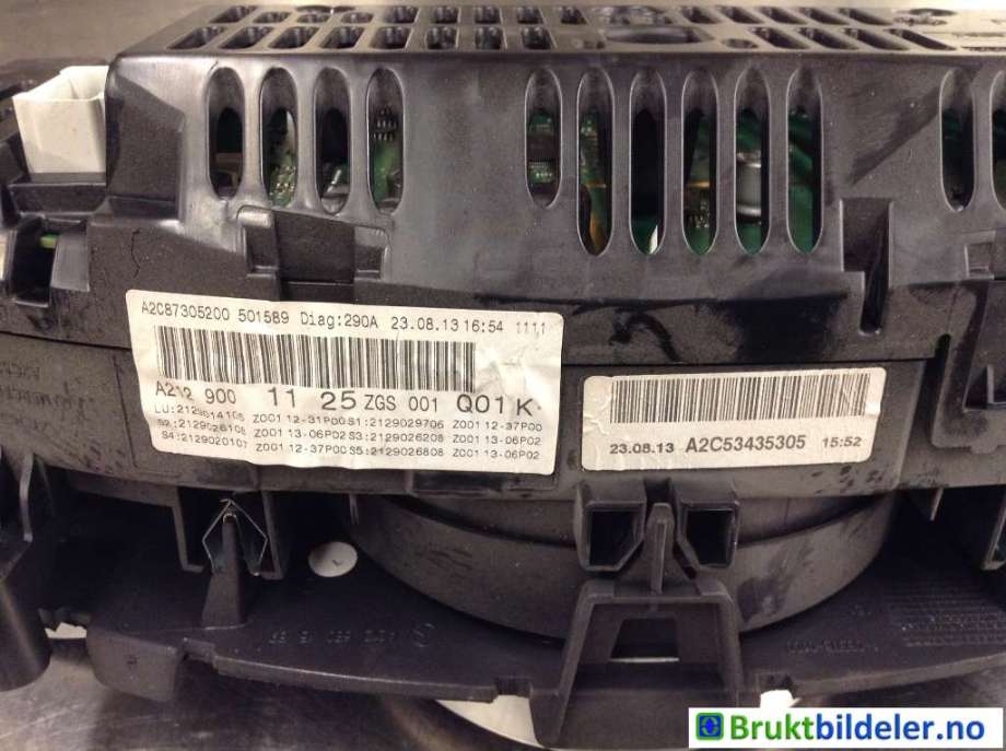 Instrumentpanel til Mercedes E-Klasse 2013-2016 (Fase 2) (W212) (W212) (MERCEDES|A 212 900 11 25|A2C87305200|)