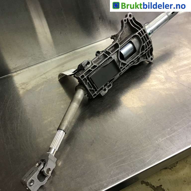 Rattaksel til Mercedes CLA 2013-2019 (C117) (C117) (MERCEDES|A 246 460 23 16|)