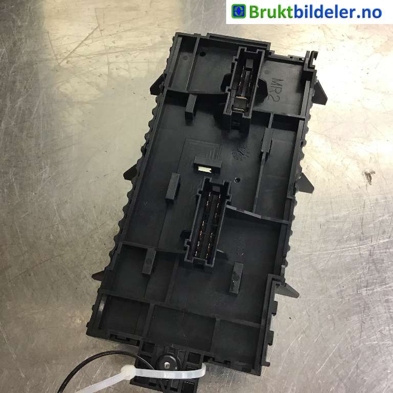 Rele diverse til Mercedes CLA 2013-2019 (C117) (C117) (MERCEDES|A 246 906 71 00|15547260|)