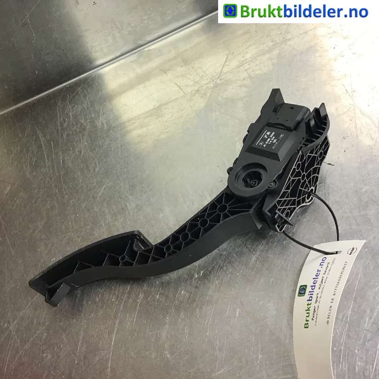 Pedal gass til Mercedes CLA 2013-2019 (C117) (C117) (MERCEDES|A 246 300 14 04|)