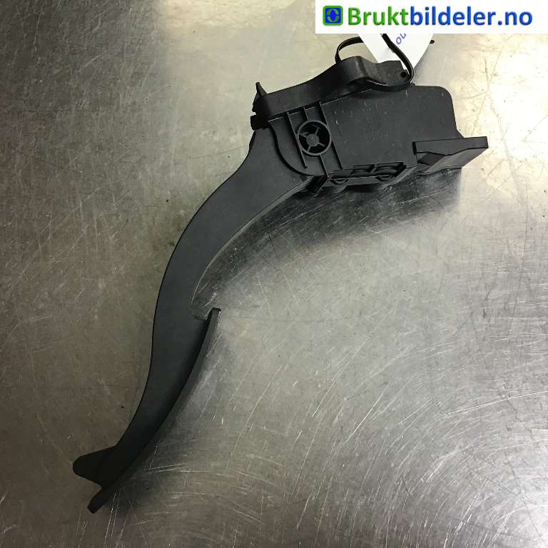 Pedal gass til Mercedes CLA 2013-2019 (C117) (C117) (MERCEDES|A 246 300 14 04|)