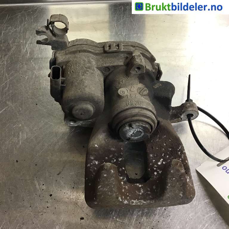 Bremsecaliper høyre bak til Mercedes CLA, 2013-2019 (C117) (C117) (MERCEDES|A 000 423 24 81)