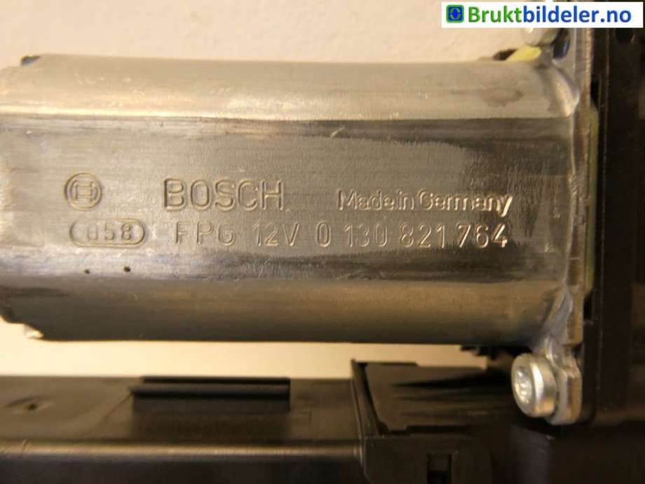 Ruteheis høyre foran til Audi A4 2004-2008 (Type III) (B7) (B7) (AUDI|8E1 959 802 H|0 130 821 764)