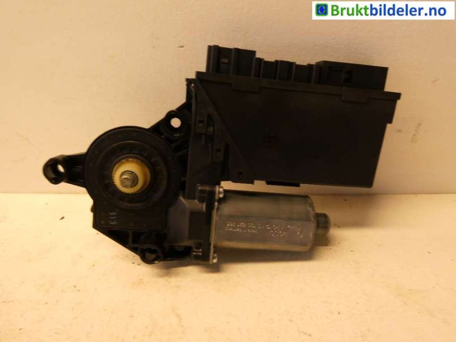 Ruteheis høyre bak til Audi A4 2004-2008 (Type III) (B7) (B7) (AUDI|8E0 959 802 E|0 130 821 766)