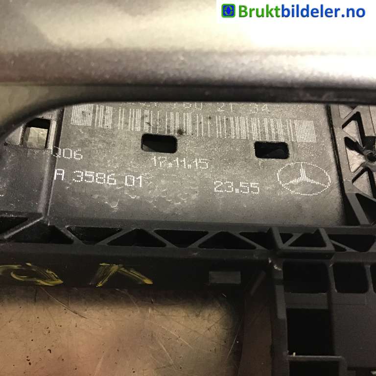 Dørhåndtak utv venstre bak til Mercedes CLA 2013-2019 (C117) (C117) (MERCEDES|A 204 760 21 34|A 3586-01|)