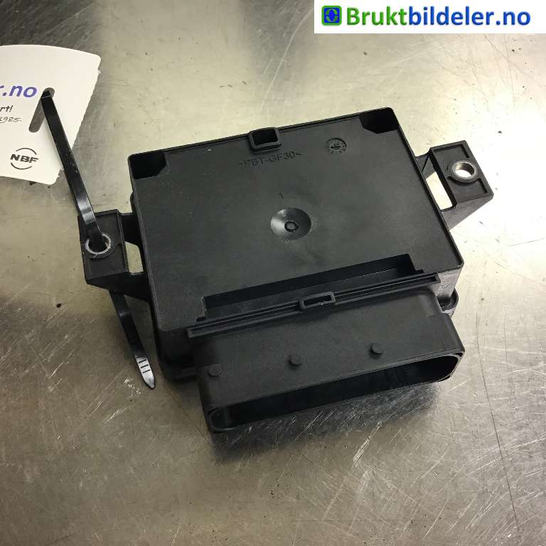 Styreenhet elektrisk parkbrems (EPB - Electric Parking Brake) til Mercedes CLA 2013-2019 (C117) (C117) (MERCEDES|A 246 900 68 16|234835-102|)