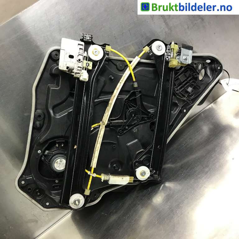 Ruteheis til Mercedes CLA 2013-2019 (C117) (C117) (MERCEDES|A 117 730 01 79|)