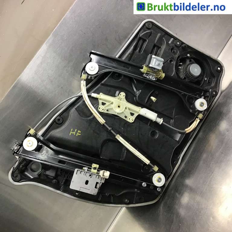 Ruteheis til Mercedes CLA 2013-2019 (C117) (C117) (MERCEDES|A 117 720 02 79|)