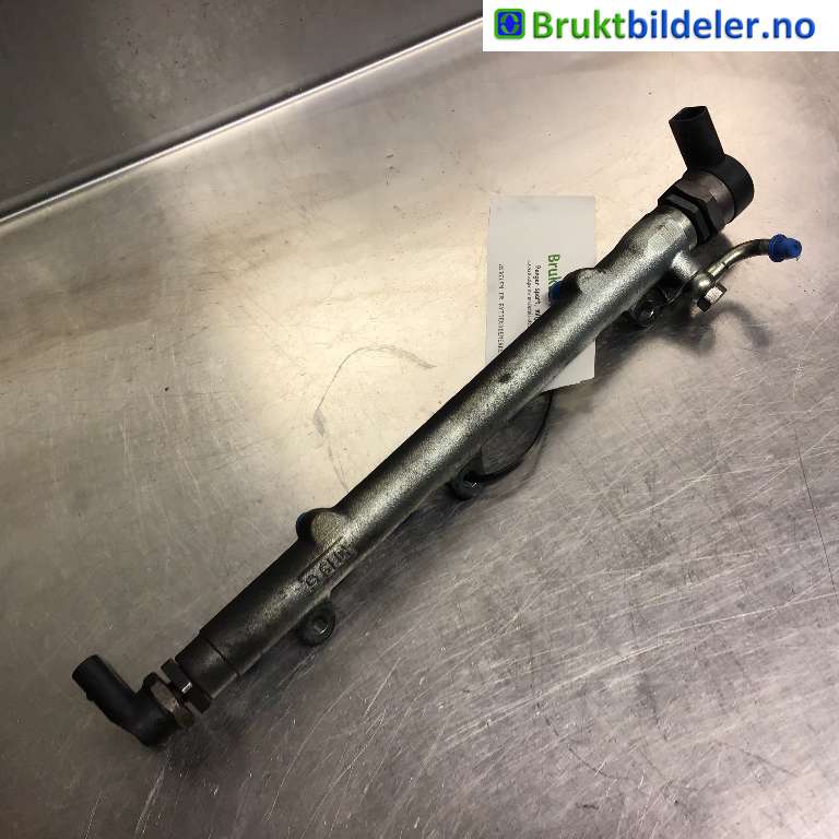 Dyseskinne (fuelrail) til BMW 1-Serie 2004-2011 (E81/E82/E87/E88) (E81/E82/E87/E88) (BMW|13 53 7 787 164|0 445 214 030|)