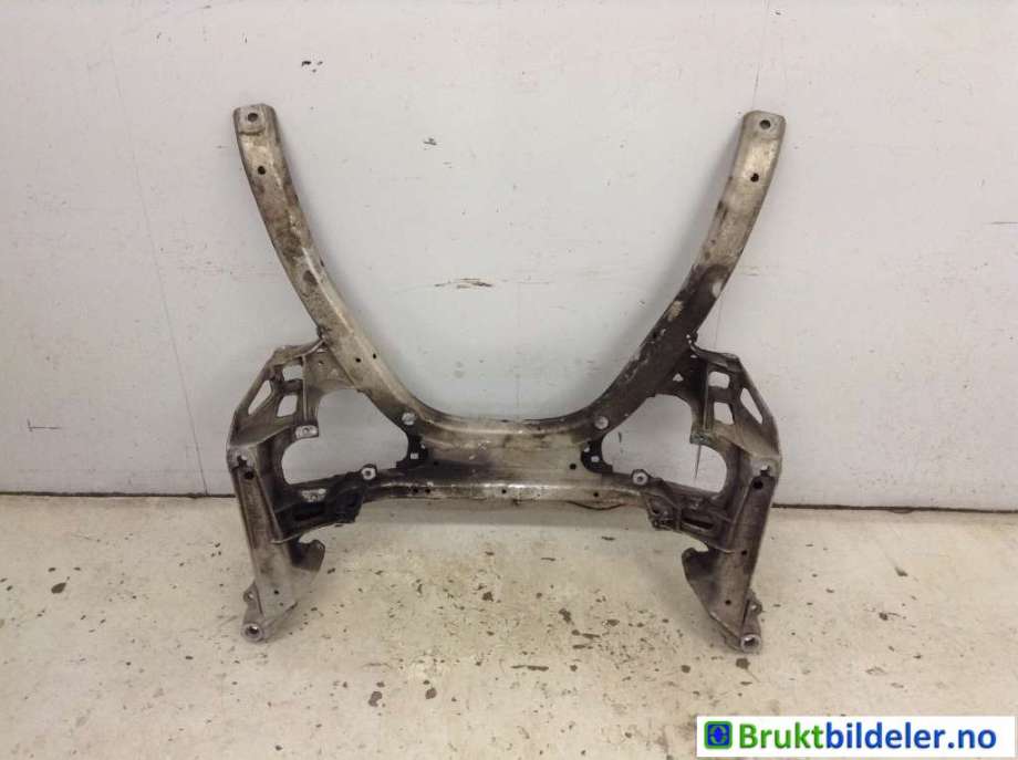 Travers foran hoved til BMW 5-Serie, 2003-2010 (E60/E61) (E60/E61) (BMW|31 11 2 283 741)