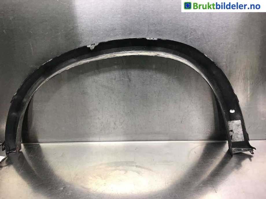 Hjulbuelist høyre foran til BMW X5 2007-2013 (E70) (E70) (BMW|51 77 8 036 654|)