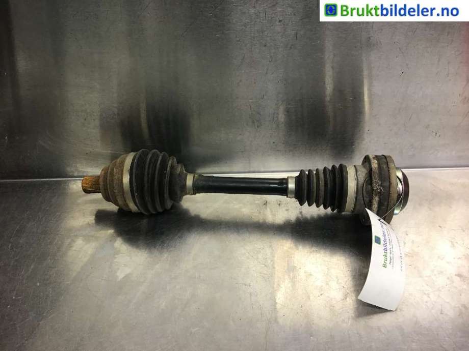 Drivaksel venstre foran til VW Caddy 2010-2015 (Type III, Fase 2) (VOLKSWAGEN|3AA 407 271|)