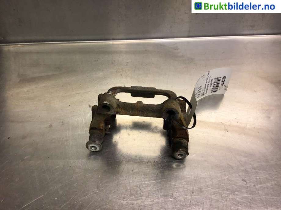 Bremsecaliper brakett til VW Caddy 2010-2015 (Type III, Fase 2)  (VOLKSWAGEN|5K0 615 425|)