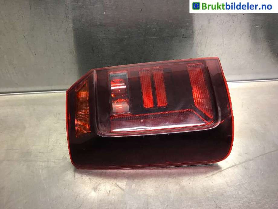Baklykt venstre til VW Caddy 2015-2020 (Type III, Fase 3) (VOLKSWAGEN|2K1 945 095 P|)