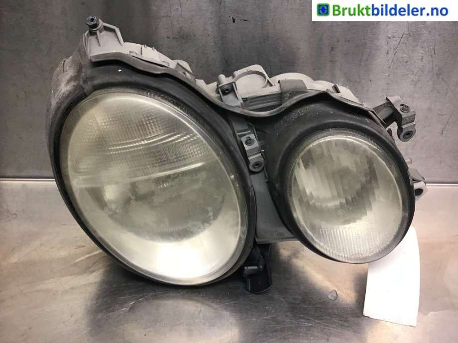 Frontlykt høyre halogen til Mercedes CLK 1997-2002 (C208) (C208) (MERCEDES|A 208 820 08 61|)