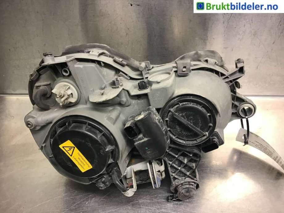 Frontlykt venstre xenon til Mercedes CLK 1997-2002 (C208) (C208) (MERCEDES|A 208 820 07 61|)