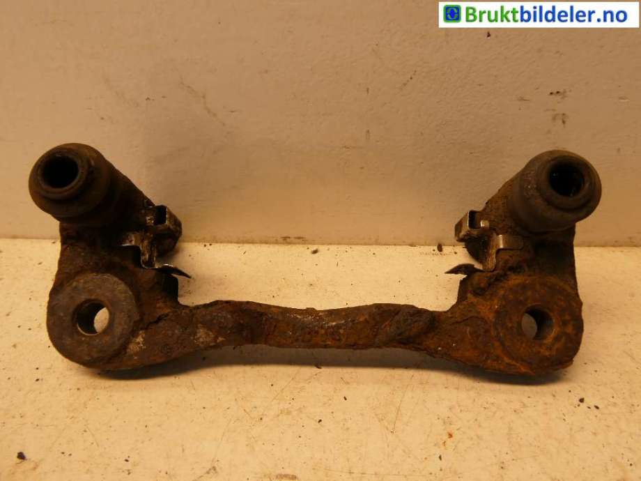 Bremsecaliper brakett til Mitsubishi Lancer, 2008-2017  (MITSUBISHI|4605A210)